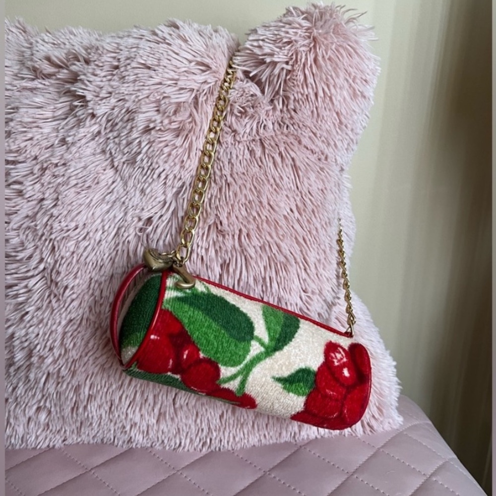 JUICY COUTURE Y2K Vintage Very Rare Cherry Barrel Bag🍒 - Picture 16 of 16